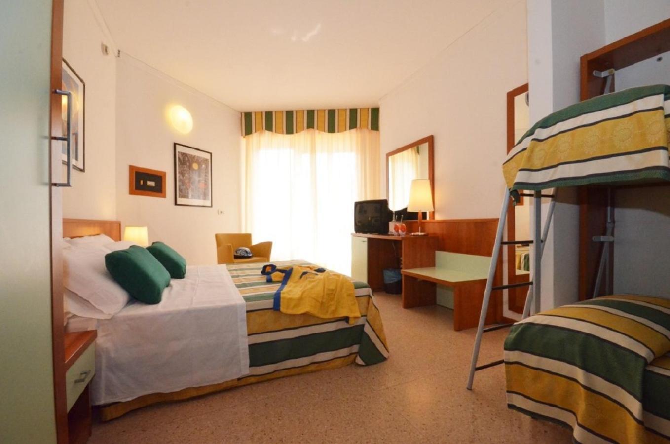 Hotel Luna Бибионе Экстерьер фото